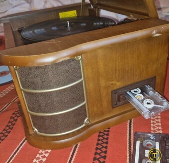 Gramofón s Rádiom - 9