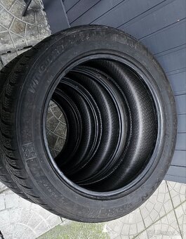 Predám zimné pneumatiky 215/55 r17 Nexen winguard sport 2 - 9