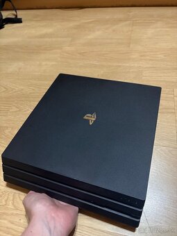 PREDÁM PLAYSTATION 4 Pro 1TB - 9