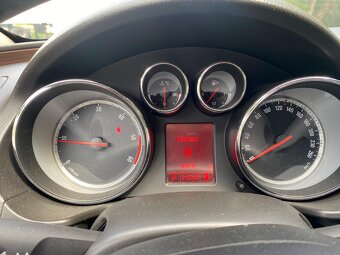 Opel Insignia 2.0 CDTi, 118kw , 2011 - 9