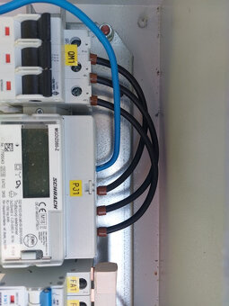 kovová elektrická rozvodná skriňa + 10x kábel 3.5 metra - 9
