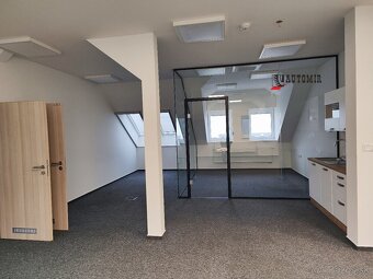 Kancelária 160 m² – parkovanie zdarma, internet v cene, D1 - 9