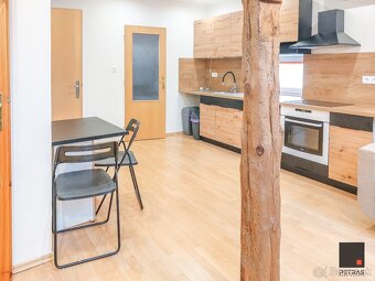 UNIKÁTNY 3- IZBOVÝ PODKROVNÝ BYT - 9