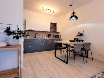 Štýlový byt s klimatizáciou a parkovaním v novostavb… - 9