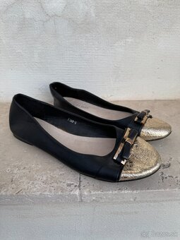 MEGA Balík (10ks) - Značková dámska OBUV, TOPÁNKY, LODIČKY - 9