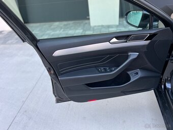 Volkswagen Passat Variant 2.0 TDI EVO Elegance DSG 2020 - 9