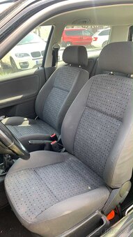 Volkswagen Polo 1.0 benzín - 9