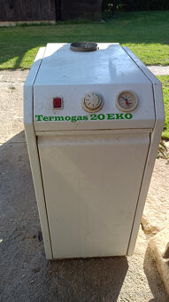 Plynový liatinový kotol, čerpadlo, expanzná tlaková nádoba - 9