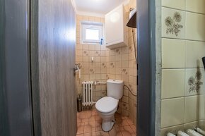 Rodinný dom s veľkým pozemkom v obci Malé Dvorníky - 9