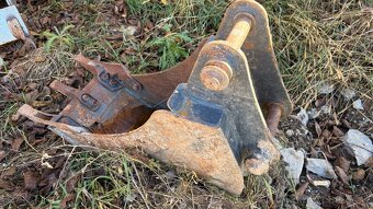 Rýpadlo nakladač JCB 4CX - 9