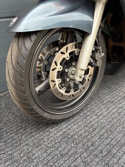 Suzuki GSXF 750 - 9