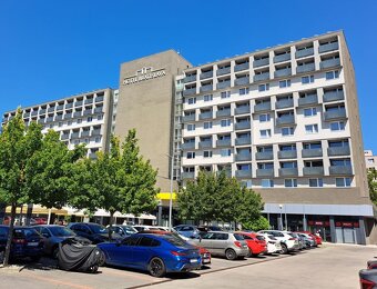 Prenájom kanc. (26 m2) s balkónom, Seberíniho, Ružinov - 9