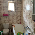 Rodinný dom v obci Banka pri Piešťanoch so záhradou - 9