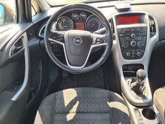 Opel Astra 11/2013 1,4 Turbo benzín 120k 2. majiteľ SR - 9