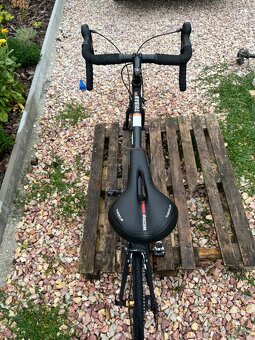 REZERVOVANE - Predam cestny Btwin triban 500 - 9