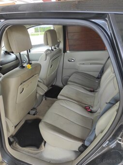 Renault Megane Scenic - 9