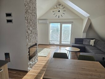 Rodinný dom po kompletnej rekonštrukcii s veľkým pozemkom - 9