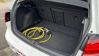 Volkswagen Golf e - 9
