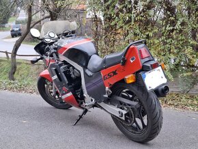 Suzuki GSX-R 1100 1986 - 9