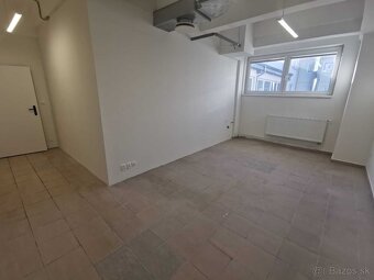 Prenájom kancelárskych priestorov v OD Prior v širšom centre - 9