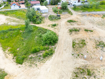 Na predaj pozemok s projektom a stavebným povolením v obci V - 9