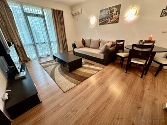 Štýlový dvojizbový apartmán v ideálnej dovolenkovej lokalite - 9