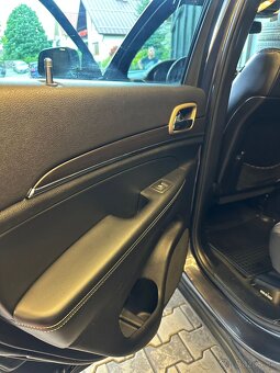 Jeep Grand Cherokee - 9