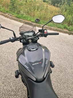 Suzuki GSX-S 1000 - 9