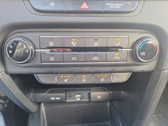 Kia Ceed 1.0 T-GDi Gold - 25 tis km, v záruke, kúp v SR - 9