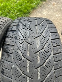 225/40 R18 - 9