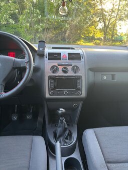 Volkswagen Touran 1.9 TDI, 7 Miestny - 9