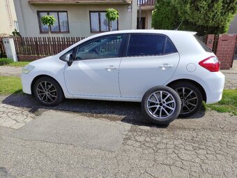 Toyota Auris 1.6 VVt-i, 97 kW, 6 stupňový automat - 6MM - 9