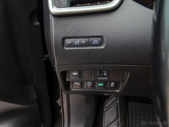 Nissan Qashqai dCi 130, 96kW, PRAVIDELNÝ SERVIS, TOP STAV - 9