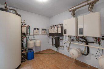Krásne rodinné hniezdo s vlastným „SPA“ centrom v Miloslavov - 9