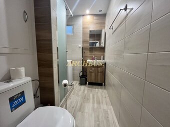 3 IZBOVÝ BYT UL.Ľ.OKÁNIKA, NITRA - CHRENOVÁ 1 - 9