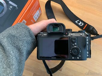 Sony Alpha a7 iii - 9