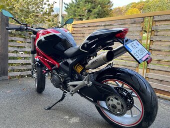 Ducati Monster 796 - 9