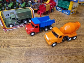 Hracky Bruder, auta, traktory, vlecky - 9