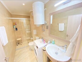 Štýlový 2 izbový apartmán v obľúbenom letovisku Zlaté Piesky - 9