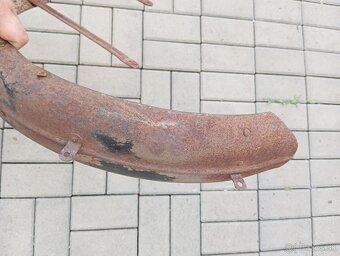 Predám predný blatník na motocykel čz - 9