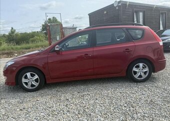 Hyundai i30 1,4 CVVT 1.MAJITEL ČR +ALU benzín manuál 80 kw - 9