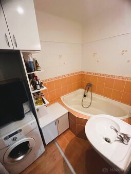 Veľký 3 izbový byt (85 m2) ul. P.O.Hviezdoslava, Levice - 9