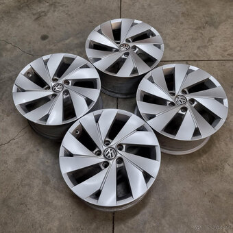 Hliníkové Volkswagen disky 5x112 R17 7,5J ET51 - 9