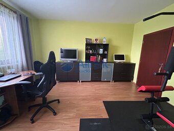 Veľkometrážny 3-izbový byt po kompletnej rekonštrukcii v Šal - 9