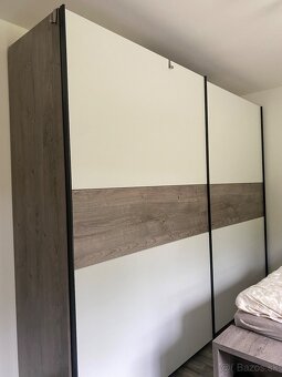 Spálňová zostava manželská posteľ skriňa komoda - 9