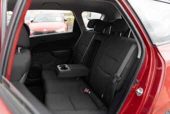 Hyundai i30 CW, 1.4i, len 112tis. KM, Klíma,LED,NOVÉ STK - 9