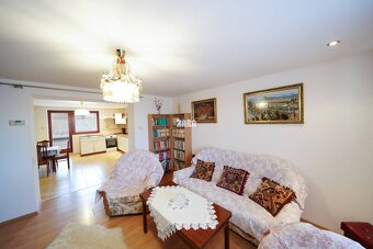 Vyšná Myšľa - rodinný dom využiteľný pre 3 bytové jednotky. - 9