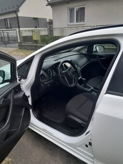 Opel ASTRA SPORTS TOURER - 9