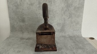 Stará orig. atypická žehlička DRAK - 9