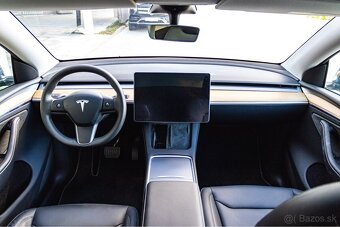 Tesla Model Y Long Range 378kW / TOP STAV / - 9